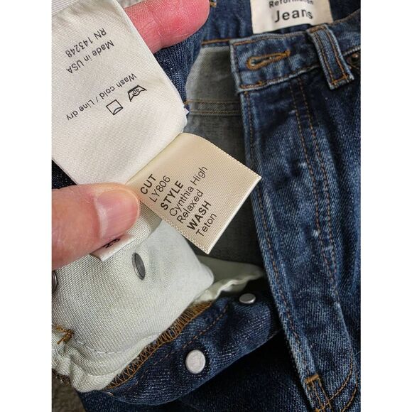 Reformation Cynthia High Relaxed Jean, Teton 23 - Picture 9 of 10